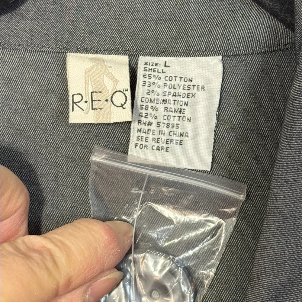 REQ Jacket Grey Double-Breasted Knit  3/4 Cuff Sleeve in Size L  NWT‎